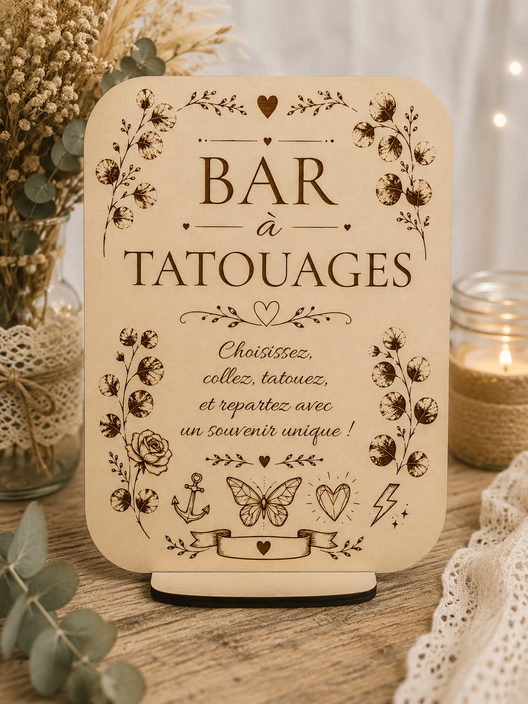 Pancarte en bois « Bar à tatouages » pour animation de mariage.