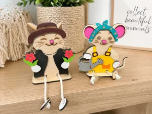 Personnages décoratifs colorés en bois